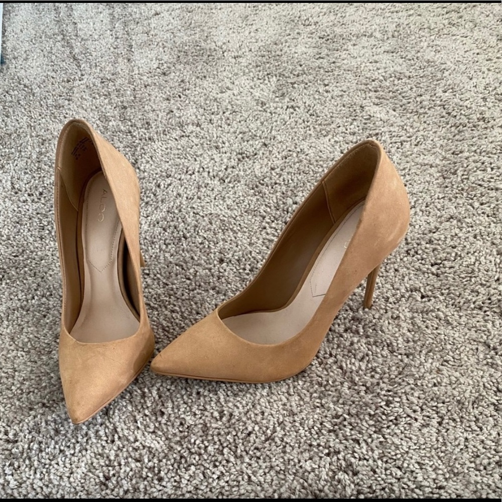 Aldo Brown suede pumps